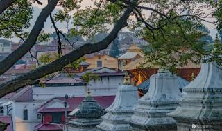 尼泊尔街头焚烧遗体